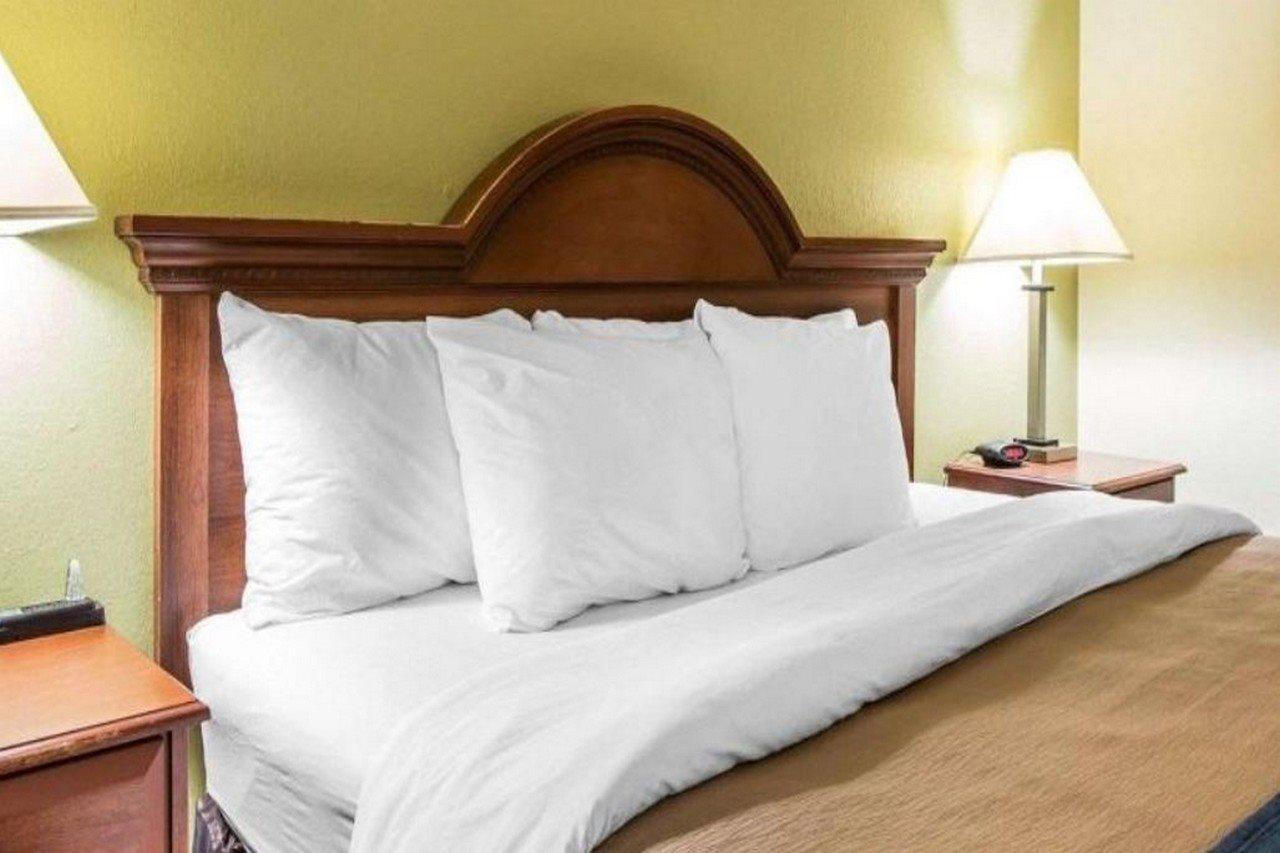 Quality Inn Darien-North Brunswick Bagian luar foto