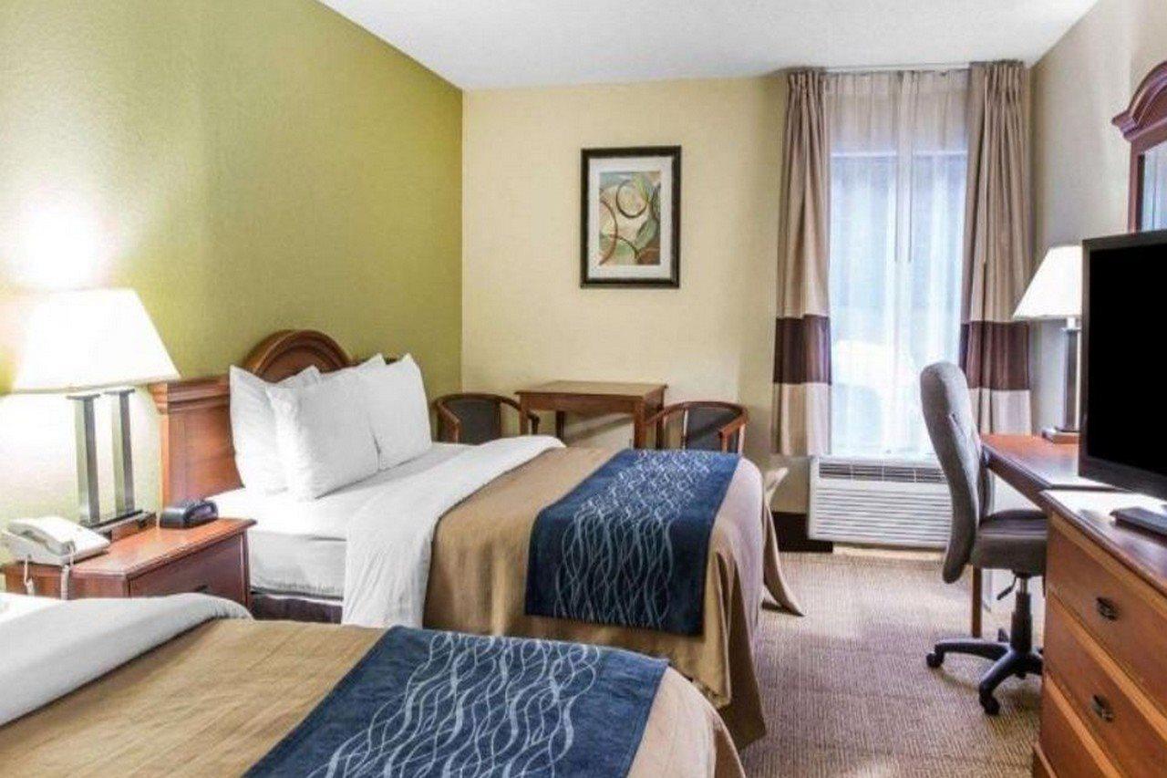 Quality Inn Darien-North Brunswick Bagian luar foto