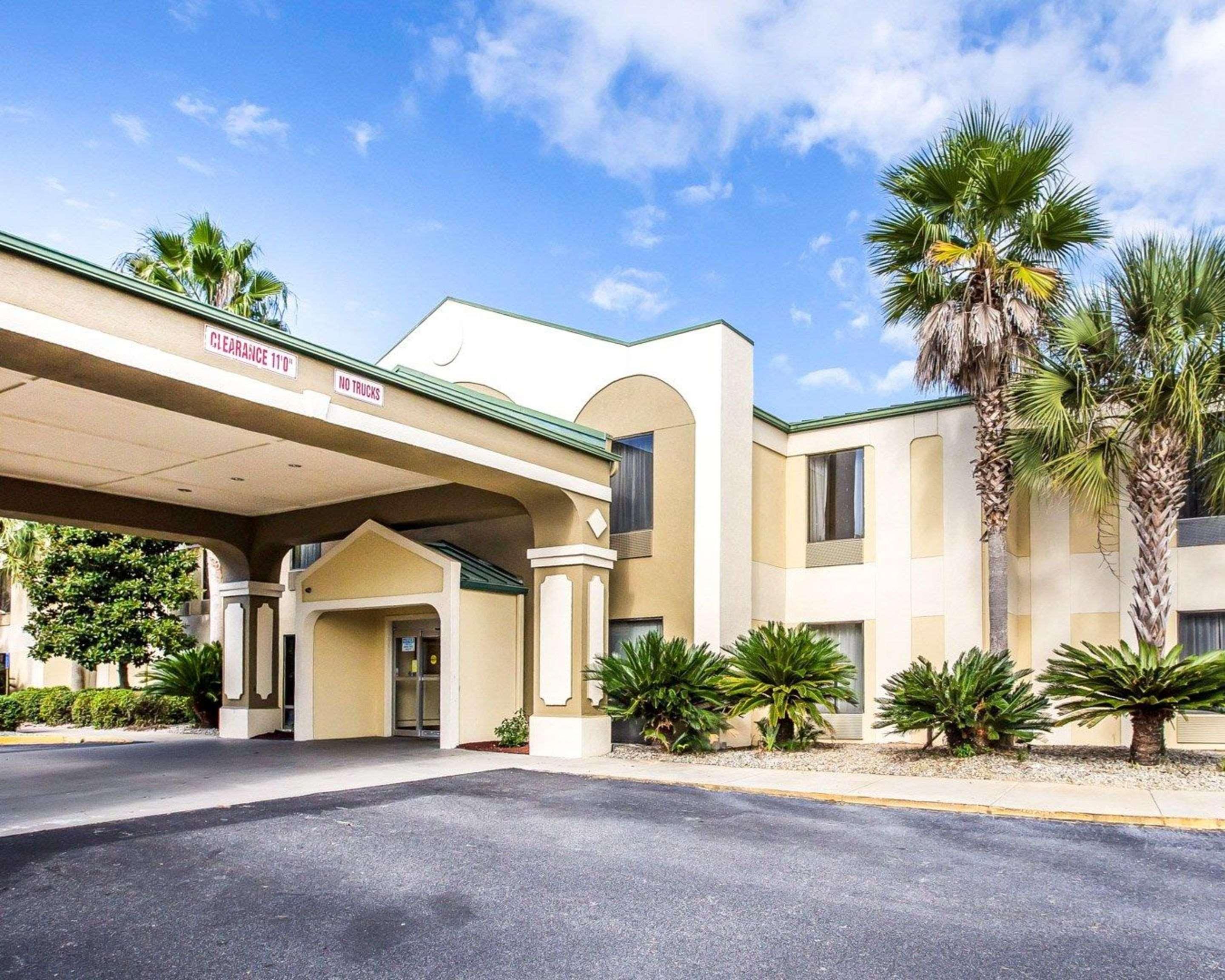 Quality Inn Darien-North Brunswick Bagian luar foto