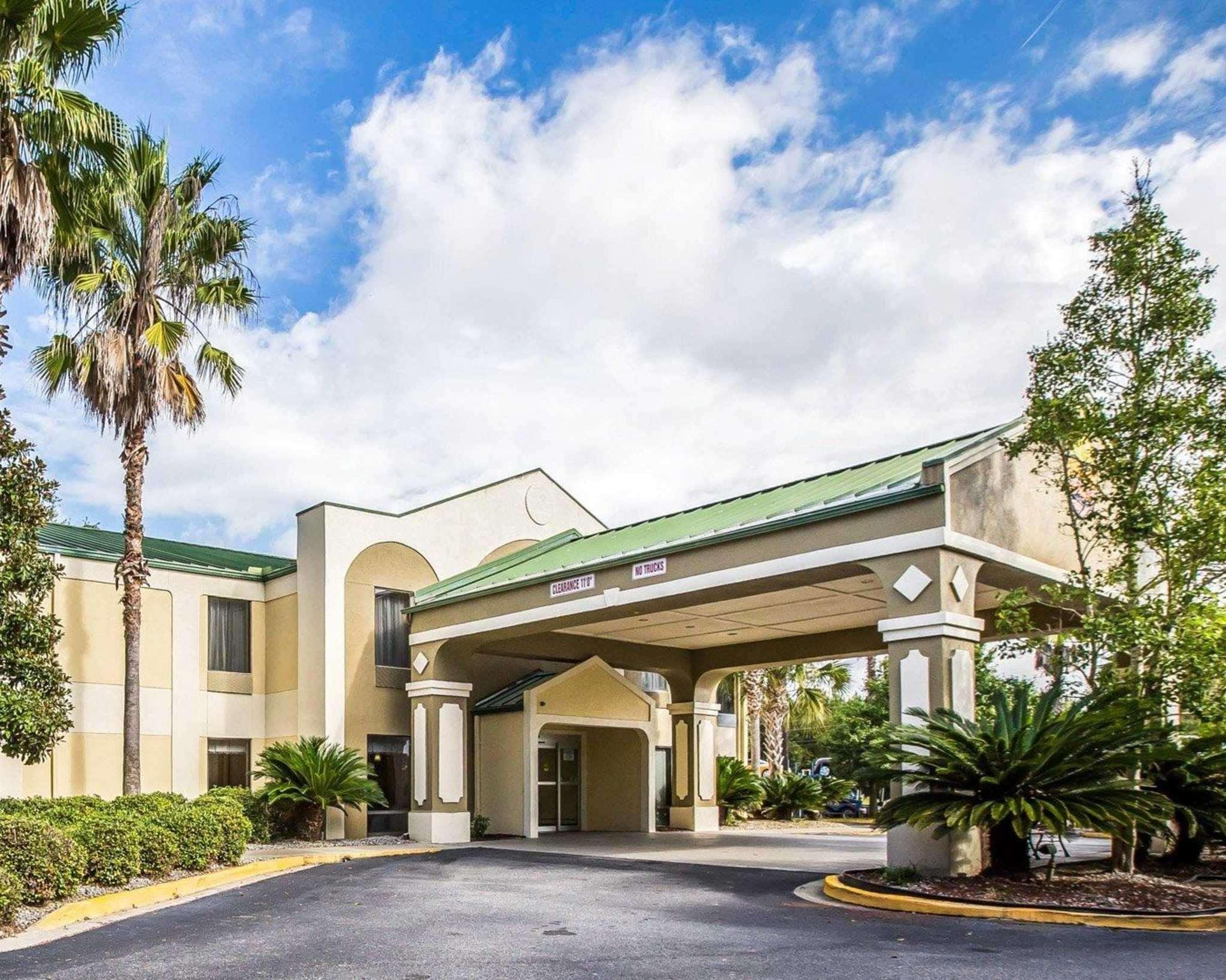 Quality Inn Darien-North Brunswick Bagian luar foto