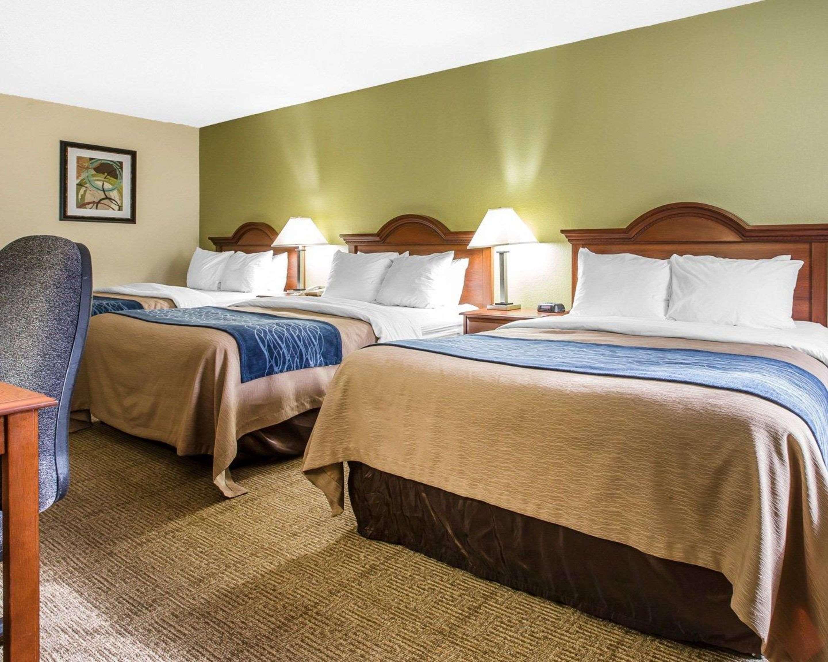 Quality Inn Darien-North Brunswick Bagian luar foto